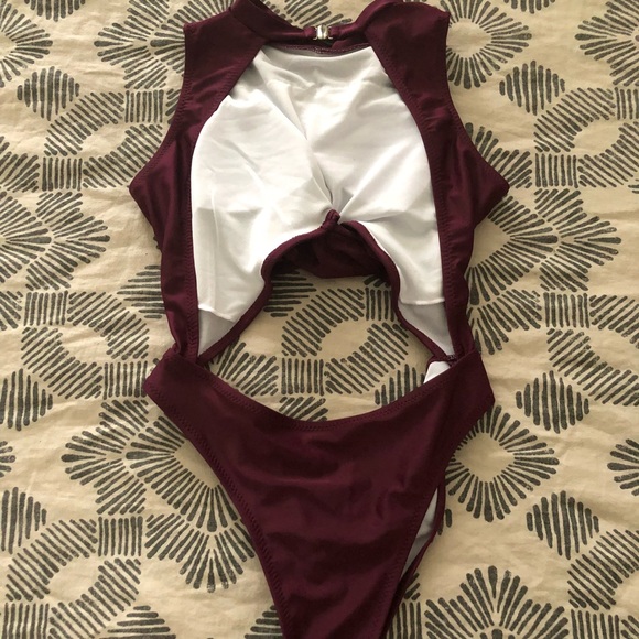 High neck swim suit! - Picture 4 of 7